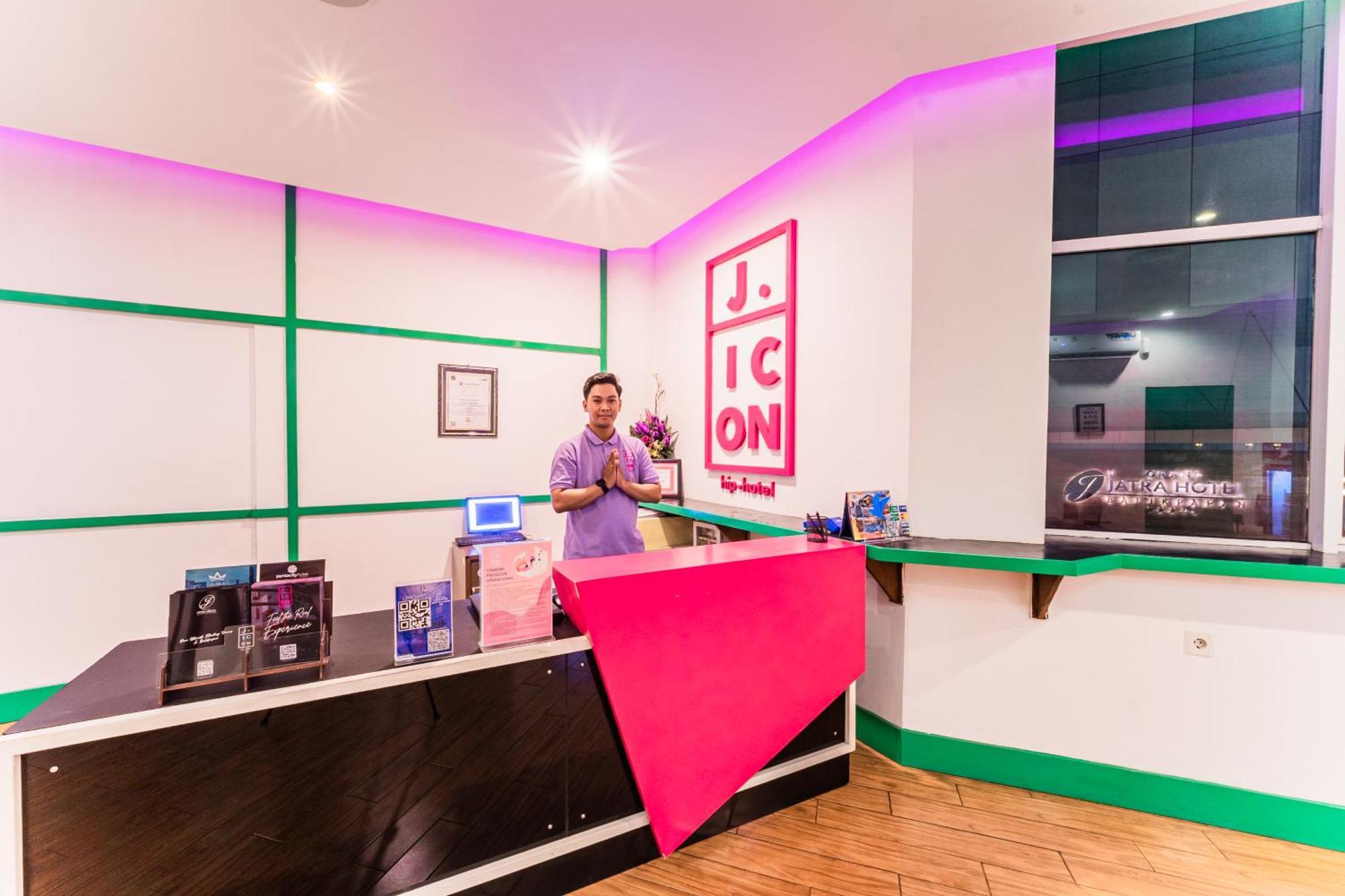 J Icon Hip Hotel Балікпапан Екстер'єр фото